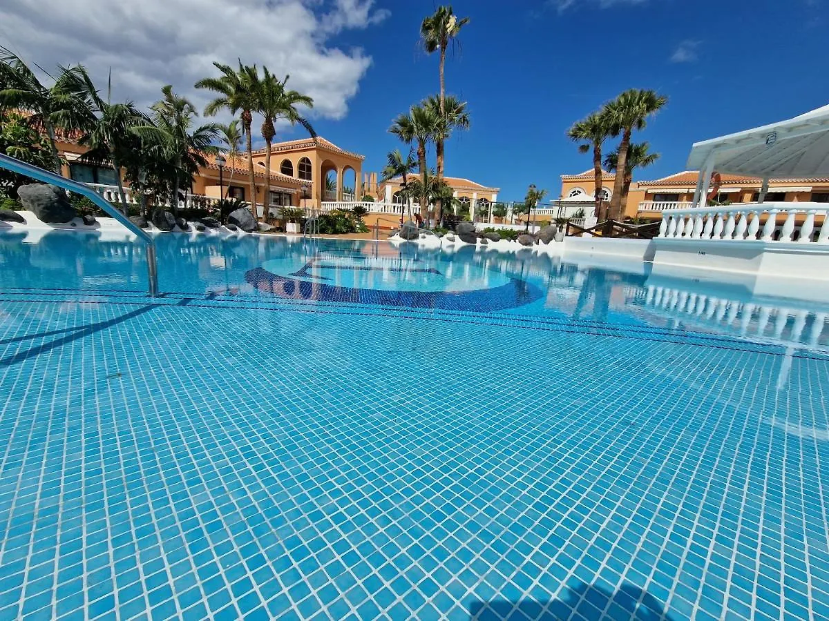 Apartment Playa Las Vistas With Breathtaking Sea View, Only 100 M To The Sea, Heated Pool, Aircondition For A Fee, Wifi بلايا ذي لاس أميريكاس إسبانيا
