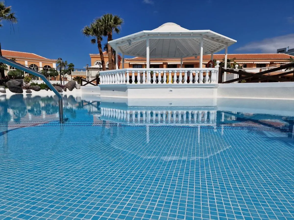 Apartment Playa Las Vistas With Breathtaking Sea View, Only 100 M To The Sea, Heated Pool, Aircondition For A Fee, Wifi 플라야데라스아메리카스 0*,  스페인