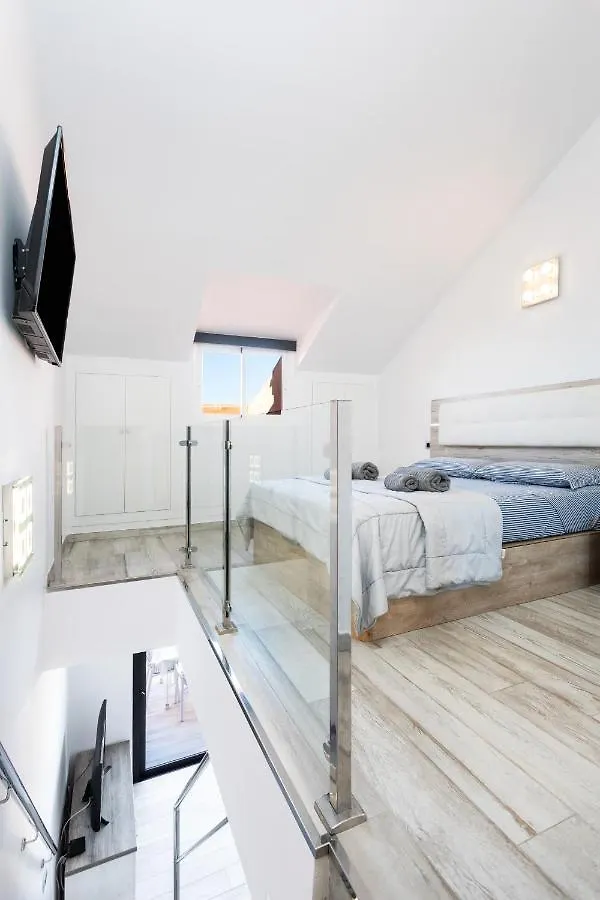 Apartment Playa Las Vistas With Breathtaking Sea View, Only 100 M To The Sea, Heated Pool, Aircondition For A Fee, Wifi 플라야데라스아메리카스 스페인